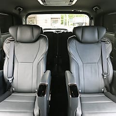 新型ヴェルファイア Zプレミアの内装写真1